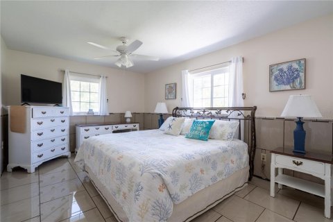 Villa ou maison à louer à Sarasota, Floride: 4 chambres, 166.76 m2 № 217682 - photo 6