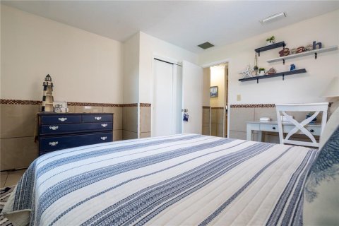 Villa ou maison à louer à Sarasota, Floride: 4 chambres, 166.76 m2 № 217682 - photo 16