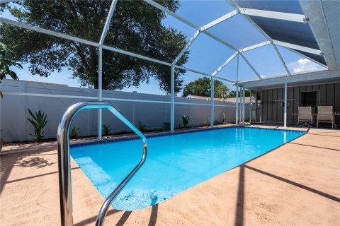 Villa ou maison à louer à Sarasota, Floride: 4 chambres, 166.76 m2 № 217682 - photo 27