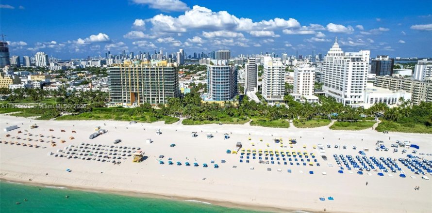 Condominio en Miami Beach, Florida, 3 dormitorios  № 2034453