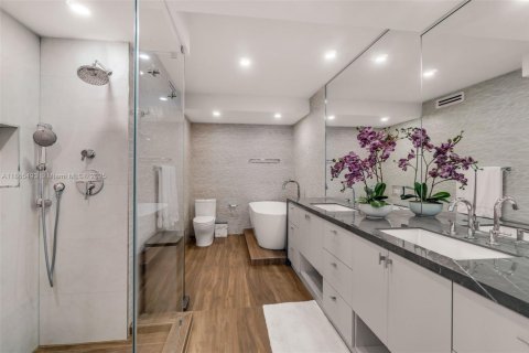 Condominio en venta en Miami Beach, Florida, 3 dormitorios, 161.65 m2 № 2034453 - foto 19