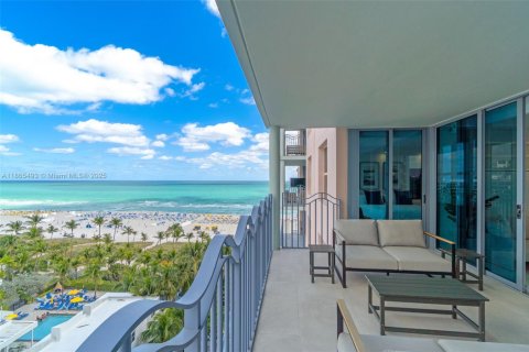 Condominio en venta en Miami Beach, Florida, 3 dormitorios, 161.65 m2 № 2034453 - foto 15
