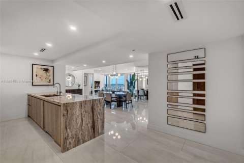 Condominio en venta en Miami Beach, Florida, 3 dormitorios, 161.65 m2 № 2034453 - foto 3