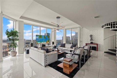 Condo à Miami, Floride, 3 chambres  № 2356889