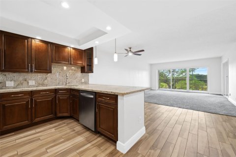 Condo in Pompano Beach, Florida, 3 bedrooms  № 2044523 - photo 6