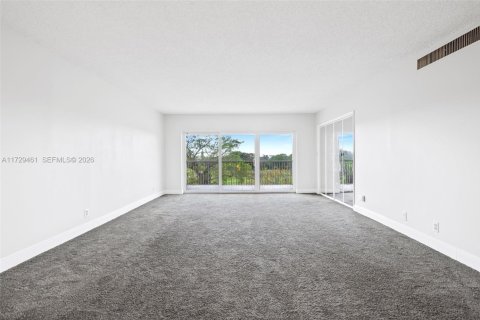 Condo in Pompano Beach, Florida, 3 bedrooms  № 2044523 - photo 10