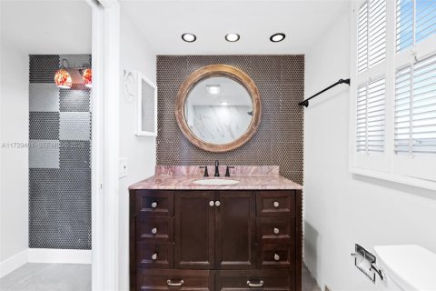 Condo in Pompano Beach, Florida, 3 bedrooms  № 2044523 - photo 25