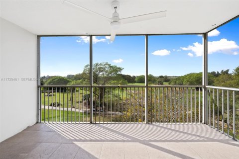 Condo in Pompano Beach, Florida, 3 bedrooms  № 2044523 - photo 11