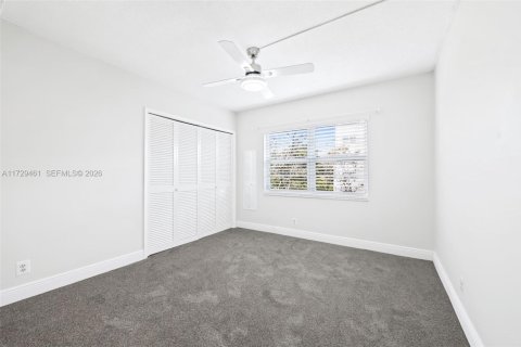 Condo in Pompano Beach, Florida, 3 bedrooms  № 2044523 - photo 17