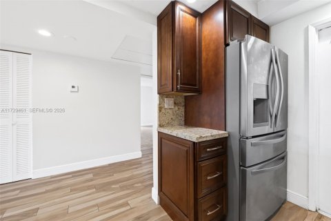 Condo in Pompano Beach, Florida, 3 bedrooms  № 2044523 - photo 8