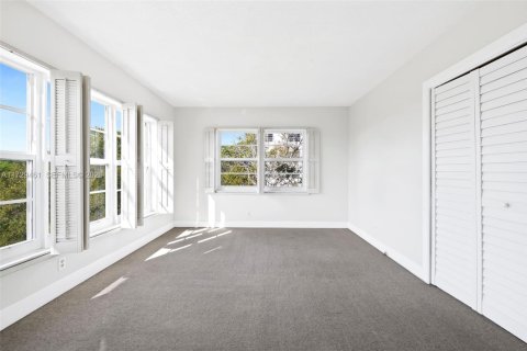 Condo in Pompano Beach, Florida, 3 bedrooms  № 2044523 - photo 15