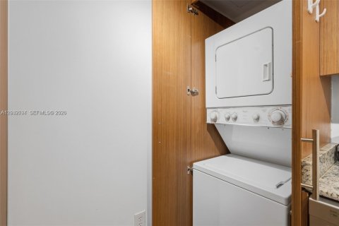 Copropriété à louer à Bal Harbour, Floride: 2 chambres, 98.1 m2 № 2176352 - photo 14