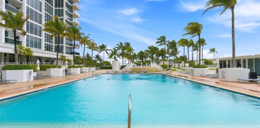 Condo à Bal Harbour, Floride, 2 chambres  № 2176352