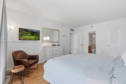 Copropriété à louer à Bal Harbour, Floride: 2 chambres, 98.1 m2 № 2176352 - photo 21