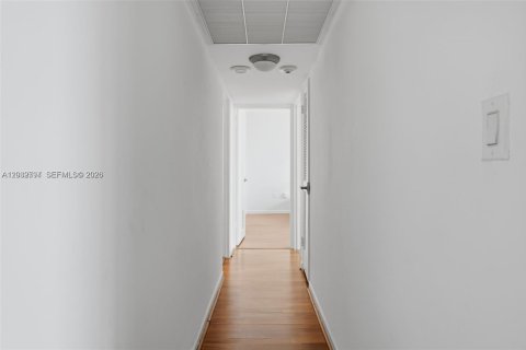 Copropriété à louer à Bal Harbour, Floride: 2 chambres, 98.1 m2 № 2176352 - photo 18