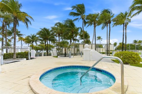 Copropriété à louer à Bal Harbour, Floride: 2 chambres, 98.1 m2 № 2176352 - photo 30