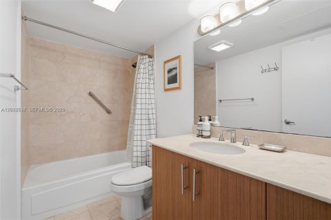 Copropriété à louer à Bal Harbour, Floride: 2 chambres, 98.1 m2 № 2176352 - photo 26