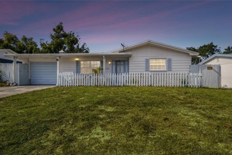 Casa en venta en Holiday, Florida, 2 dormitorios, 78.78 m2 № 1735357 - foto 1