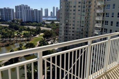 Снять в аренду кондоминиум в Авентура, Флорида 2 спальни, 115.66м2, № 2081130 - фото 22