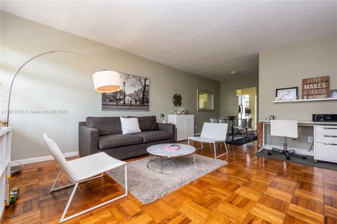 Condominio en alquiler en Miami Beach, Florida, 1 dormitorio, 71.16 m2 № 1972845 - foto 5