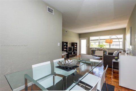 Condominio en alquiler en Miami Beach, Florida, 1 dormitorio, 71.16 m2 № 1972845 - foto 7