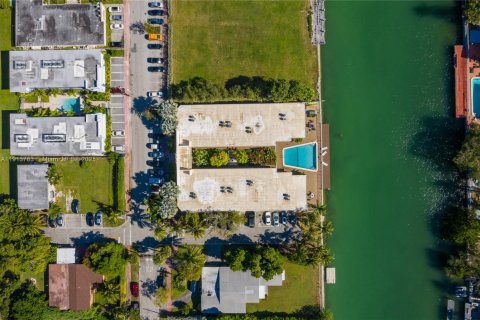 Condominio en alquiler en Miami Beach, Florida, 1 dormitorio, 71.16 m2 № 1972845 - foto 20