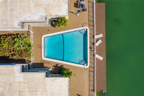 Condominio en alquiler en Miami Beach, Florida, 1 dormitorio, 71.16 m2 № 1972845 - foto 21