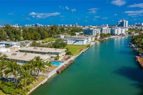 Condominio en alquiler en Miami Beach, Florida, 1 dormitorio, 71.16 m2 № 1972845 - foto 18