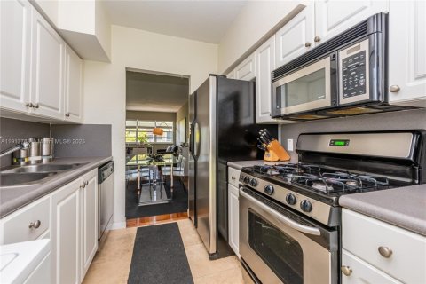 Condominio en alquiler en Miami Beach, Florida, 1 dormitorio, 71.16 m2 № 1972845 - foto 10