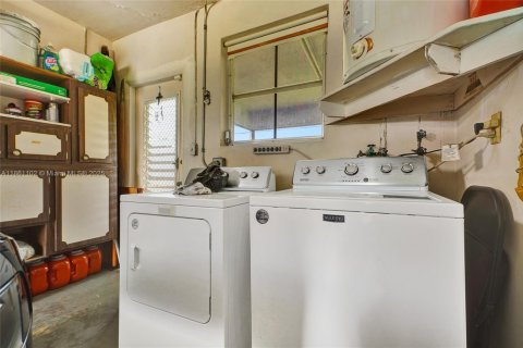 House in Pembroke Pines, Florida 2 bedrooms, 128.95 sq.m. № 1893335 - photo 26