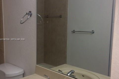 Condo in Miami, Florida, 2 bedrooms № 2029682 - photo 11