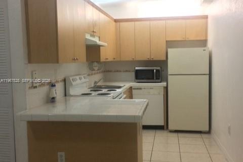 Condo in Miami, Florida, 2 bedrooms № 2029682 - photo 14