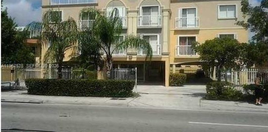 Condo in Miami, Florida, 2 bedrooms № 2029682