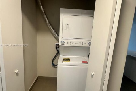 Снять в аренду кондоминиум в Майами, Флорида 3 спальни, 127.83м2, № 2079800 - фото 6