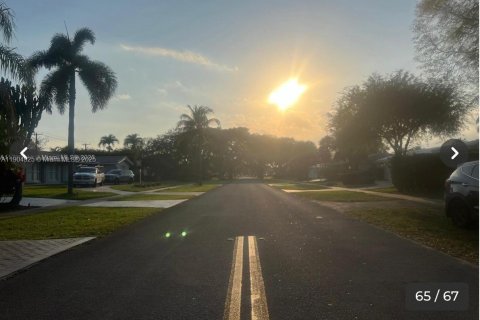 Casa en venta en Hollywood, Florida, 5 dormitorios, 239.59 m2 № 1955046 - foto 21