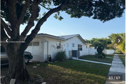 Casa en venta en Hollywood, Florida, 5 dormitorios, 239.59 m2 № 1955046 - foto 23