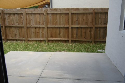 Casa en alquiler en Homestead, Florida, 3 dormitorios, 192.49 m2 № 1937976 - foto 19