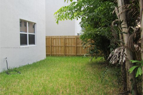 Casa en alquiler en Homestead, Florida, 3 dormitorios, 192.49 m2 № 1937976 - foto 22