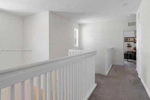 Casa en alquiler en Homestead, Florida, 3 dormitorios, 192.49 m2 № 1937976 - foto 9