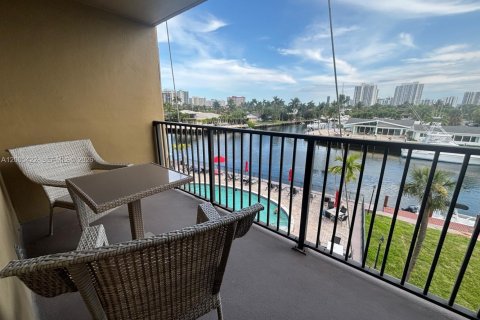 Copropriété à vendre à Hallandale Beach, Floride: 1 chambre, 87.05 m2 № 2170629 - photo 14