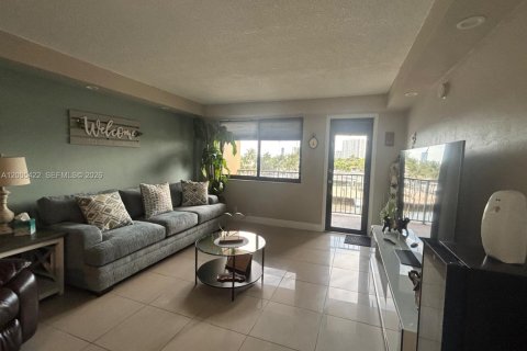 Copropriété à vendre à Hallandale Beach, Floride: 1 chambre, 87.05 m2 № 2170629 - photo 2