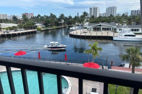 Copropriété à vendre à Hallandale Beach, Floride: 1 chambre, 87.05 m2 № 2170629 - photo 15