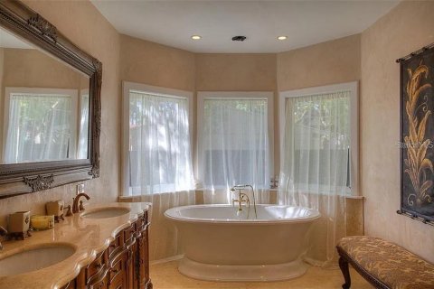 Villa ou maison à louer à Tampa, Floride: 5 chambres, 494.05 m2 № 1719210 - photo 14