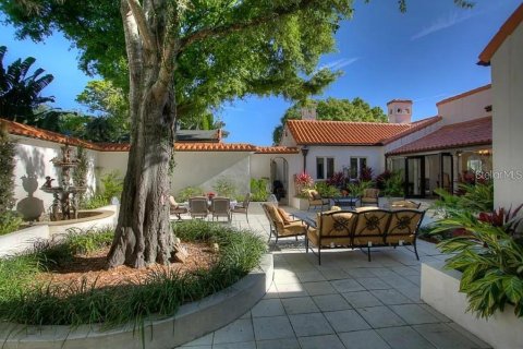 Villa ou maison à louer à Tampa, Floride: 5 chambres, 494.05 m2 № 1719210 - photo 10