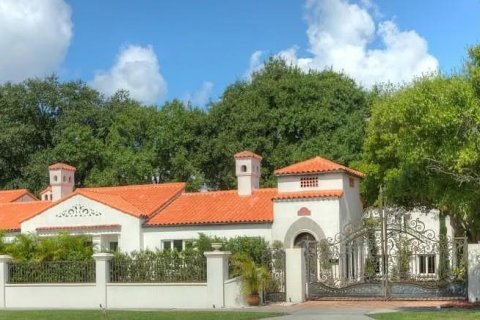 Villa ou maison à louer à Tampa, Floride: 5 chambres, 494.05 m2 № 1719210 - photo 19