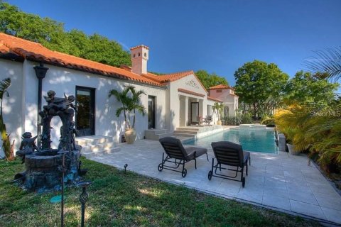 Villa ou maison à louer à Tampa, Floride: 5 chambres, 494.05 m2 № 1719210 - photo 17