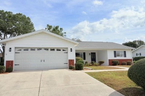 Casa en Summerfield, Florida 3 dormitorios, 188.22 m2 № 2141939