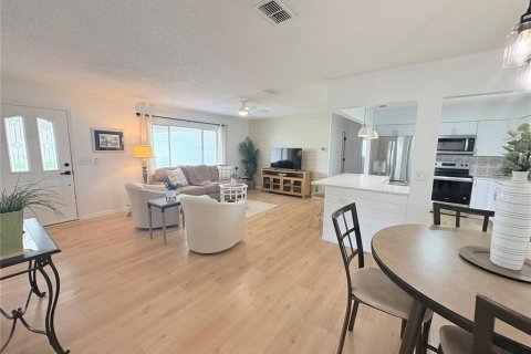 Casa en venta en Summerfield, Florida, 3 dormitorios, 188.22 m2 № 2141939 - foto 9