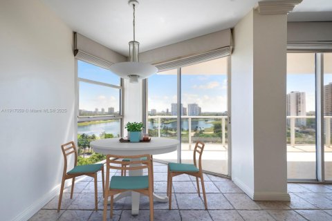 Condominio en venta en Aventura, Florida, 2 dormitorios, 144.93 m2 № 2267588 - foto 22