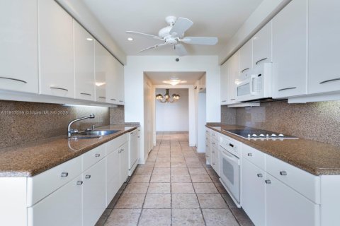 Condominio en venta en Aventura, Florida, 2 dormitorios, 144.93 m2 № 2267588 - foto 23